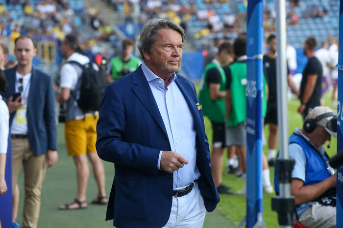 Jakubas kupi zagraniczny klub. Egzotyczny kierunek
