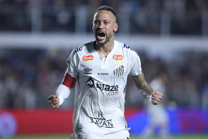 To nie żart! Neymar zapozował z koszulką polskiego klubu [ZDJĘCIE]